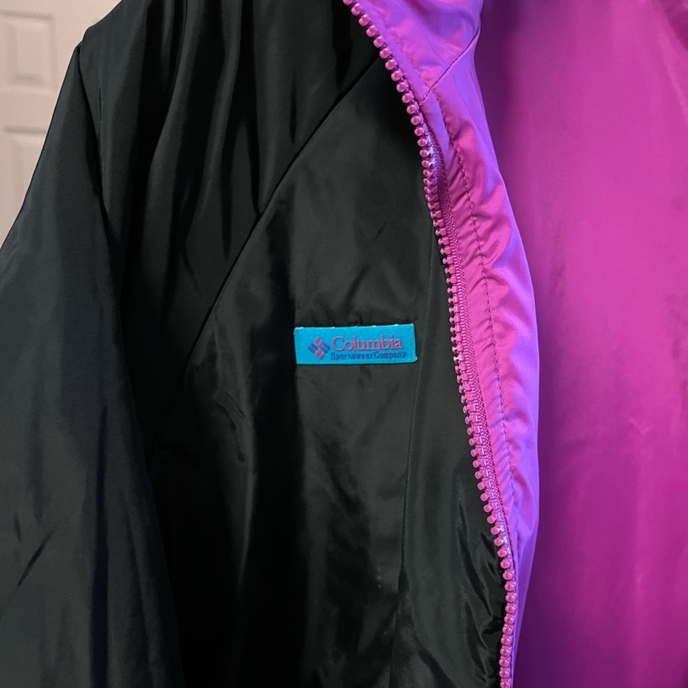 COLUMBIA Sportswear REVERSIBLE Fuchsia & Black medium weight NYLON Jacket - Picture 5 of 15